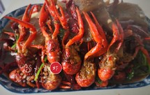 夏日麻辣小龙虾