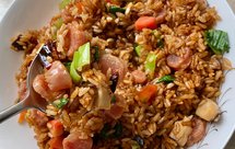 胡萝卜腊肠香菇油菜煲仔饭