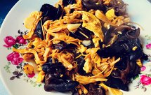 爽口黑木耳黄花菜