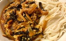 木耳鸡蛋黄花菜打卤面