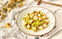 韭黄炒小墨鱼仔