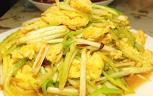 蒜苗（韭黄）炒鸡蛋