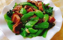 芥菜炒扣肉(好吃的家常炒菜)