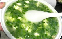 清爽怡人翡翠白玉荠菜豆腐汤