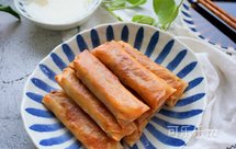 年夜饭—韭黄冬笋肉丝春卷