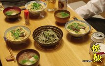 【侠饭】蒲烧秋刀鱼鸡蛋盖浇饭&豆芽萝卜苗拌菜