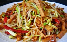 黄金风味小炒！豆腐干炒豆芽