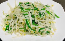 绿豆芽炒韭菜（清清爽爽）