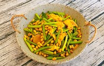 蒜苔鸡蛋炒黄豆芽，入味又下饭