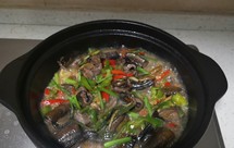 水芹菜焖黄鳝