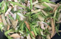 十分钟一道菜~香干肉丝炒水芹(肉丝提鲜,不需味精