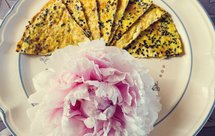 妈妈的家传私房菜—芝麻煎鸡蛋（全网唯一菜谱）