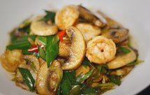 口蘑青蒜炒虾仁，香气混搭更加分