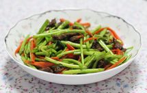 董太的私房菜--牛肉胡萝卜炒芦蒿