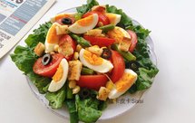 素沙拉蒜香面包干西红柿芦笋生菜沙拉