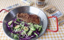 牛排配蔬菜沙拉