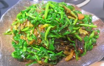 酸腌菜炒豌豆尖