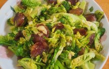 孢子甘蓝炒香肠（可替换其他蔬菜）