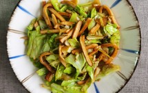 豆干炒包菜（素菜不寡淡的秘诀）