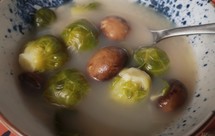 孢子甘蓝蘑菇汤