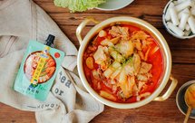 泡菜风味排骨年糕锅