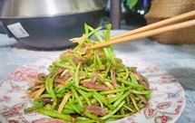 年菜之芦蒿冬笋炒香肠