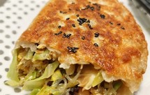 快手早餐～手抓饼包菜粉丝馅饼