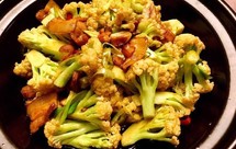 干锅菜花，好不好吃不知道，反正家人经常要我做