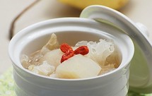 冰糖银耳雪梨汤