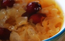 冰糖银耳红枣汤