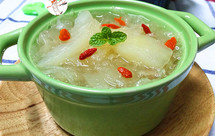 冰糖银耳炖雪梨