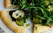 【目鱼汁海鲜碧根果披萨】（天然酵母）