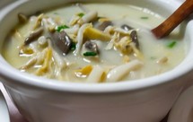 平菇、口蘑、海鲜菇、河蚌鲜美汤