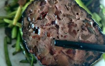 藜蒿炒猪血丸子