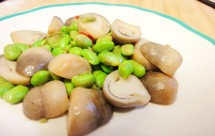 草菇烧毛豆