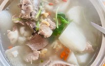 排骨白萝卜竹荪汤