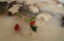鲫鱼竹荪汤