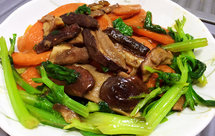 牛肝菌胡萝卜配芹菜