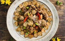 草菇毛豆烧小公鸡（长个方）