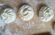 好吃到炸的四鲜素包（榛蘑木耳芹菜胡萝卜）