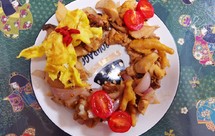 青花椒鸡肉炒鸡腿菇