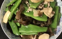 肉沫油豆角鸡腿菇炒黑木耳