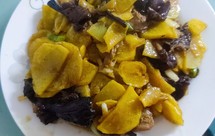 土豆片炒榛蘑