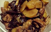 榛蘑土豆炖鸡