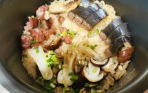 岛鲹鱼松茸日式煲仔饭