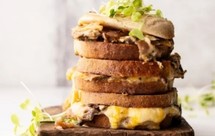 炙烤乳酪汉堡配菌菇，百变菌菇料理