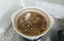 板栗姬松茸猪骨汤