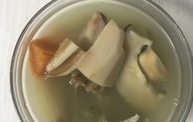 猪骨红罗卜花菇煲莲藕汤