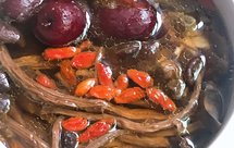 姬松茸茶树菇煲鸡