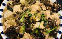蘑菇炖五花肉